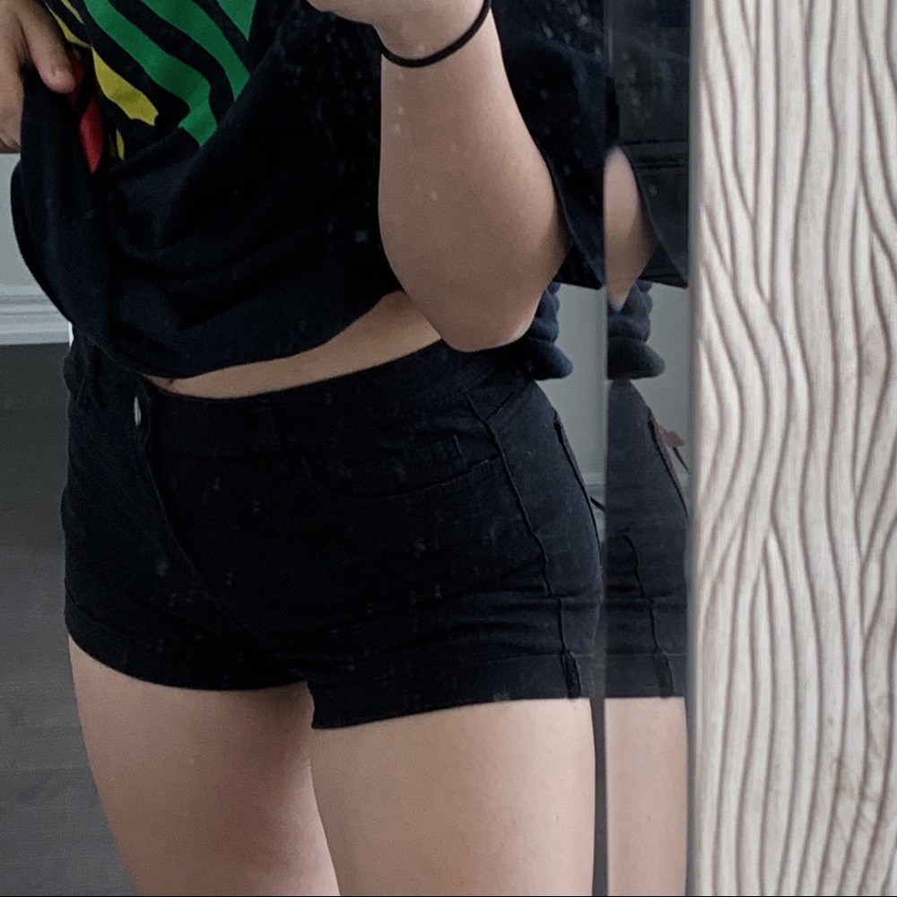 black short jeans